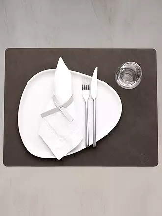 LIND DNA | Individual SQUARE 35x45cm Nupo Eckig Red | braun